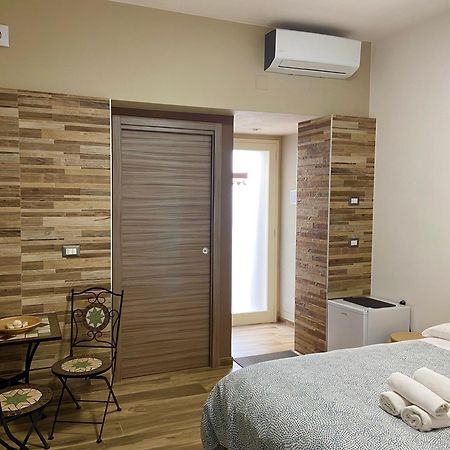 Annette Rooms Бари Екстериор снимка